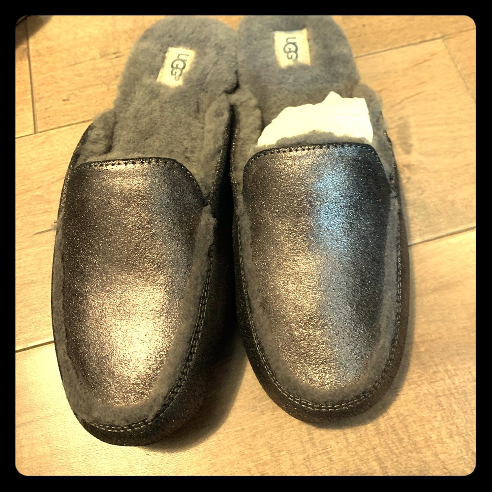 Uggs Lane Metallic Loafer size 6.